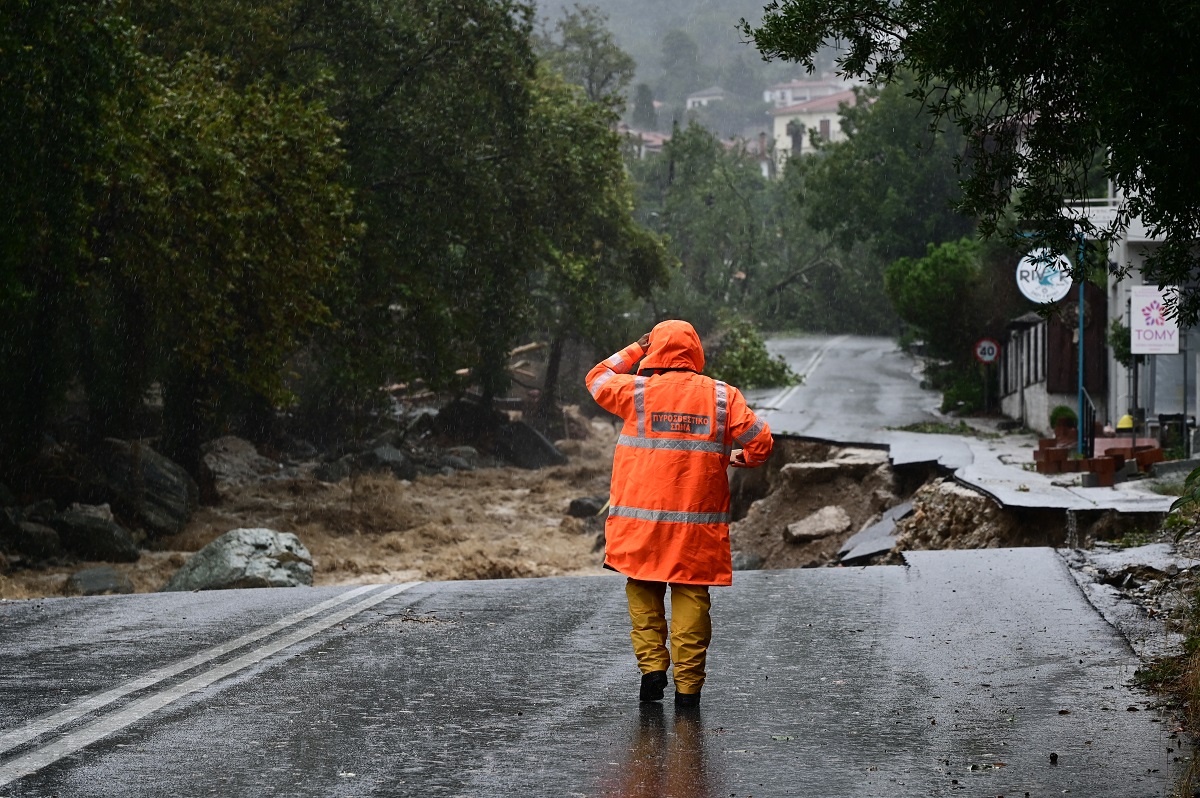 Ευρωπαϊκή Επιτροπή: Στενή επαφή με τις ελληνικές αρχές για τη στήριξη των πληγέντων και τις προσπάθειες αποκατάστασης