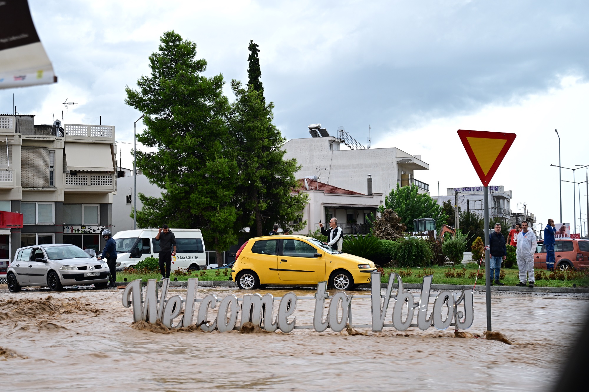 ΚΑΤΑΣΤΡΟΦΕΣ ΣΤΟ ΒΟΛΟ ΑΠΟ ΤΗ ΚΑΚΟΚΑΙΡΙΑ - 2η ΜΕΡΑ (ΑΝΤΩΝΗΣ ΝΙΚΟΛΟΠΟΥΛΟΣ / EUROKINISSI)