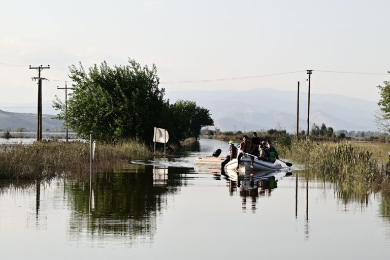 Κακοκαιρία: Ανυπολόγιστες καταστροφές στη Θεσσαλία – Ολονύχτιες προσπάθειες διάσωσης εγκλωβισμένων
