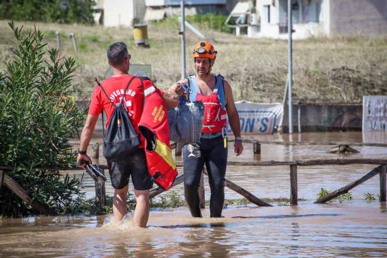 Πανελλήνια Ένωση Εποπτών Υγείας: Πολύ σοβαρή απειλή Δημόσιας Υγείας από τα πλημμυρικά φαινόμενα