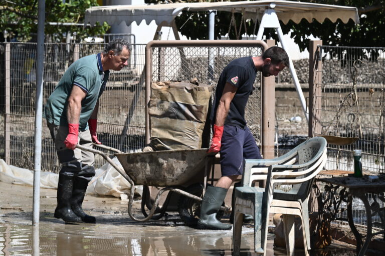 ΟΛΜΕ: Οικονομική στήριξη των πλημμυροπαθών και στάσεις εργασίας για εκπαιδευτικά ζητήματα