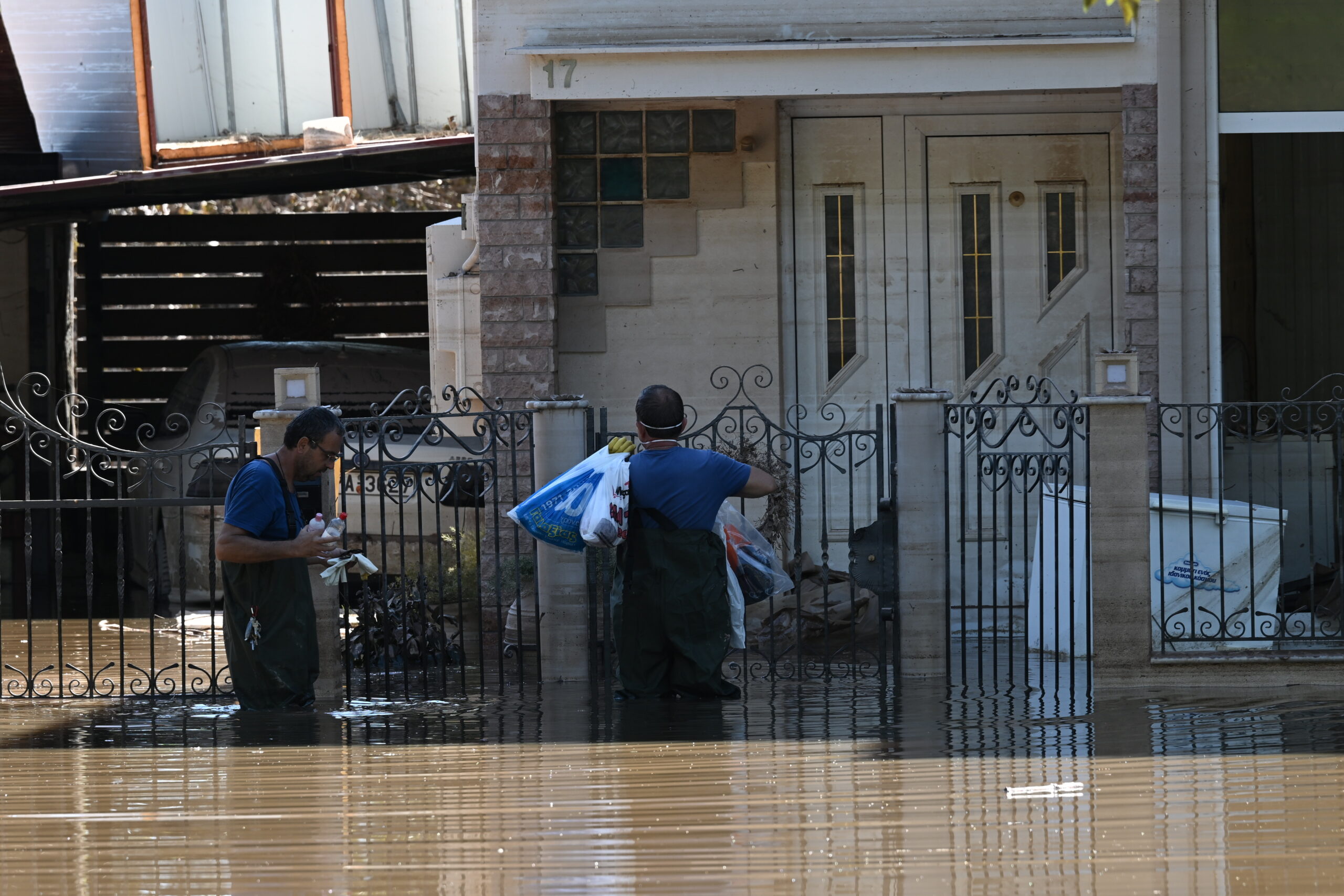 Κακοκαιρία: Η κυβέρνηση αμετακίνητη στο θέμα των τιμών – Καμία κερδοσκοπία στις πληγείσες περιοχές