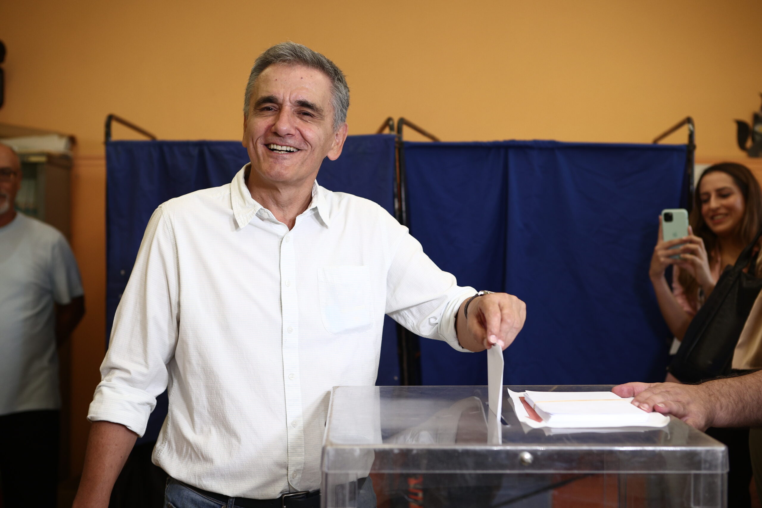 Εκλογές ΣΥΡΙΖΑ: O Ευκλείδης Τσακαλώτος ψήφισε στη Νέα Ιωνία – Σημαντική μέρα για τον ΣΥΡΙΖΑ, την κοινωνία, τον κόσμο της Αριστεράς