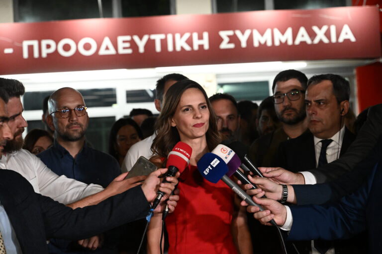 Έφη Αχτσιόγλου: Ο ΣΥΡΙΖΑ δεν μπορεί να πορεύεται στα θολά νερά των εύκολων λύσεων – Σας καλώ στις κάλπες την επόμενη Κυριακή