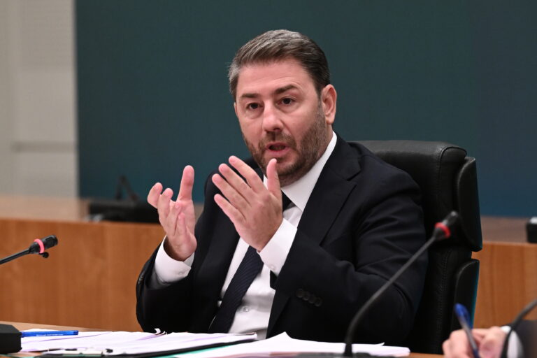 Δριμεία αντιπαράθεση Ανδρουλάκη – Βορίδη στη Βουλή για την υπόθεση των υποκλοπών