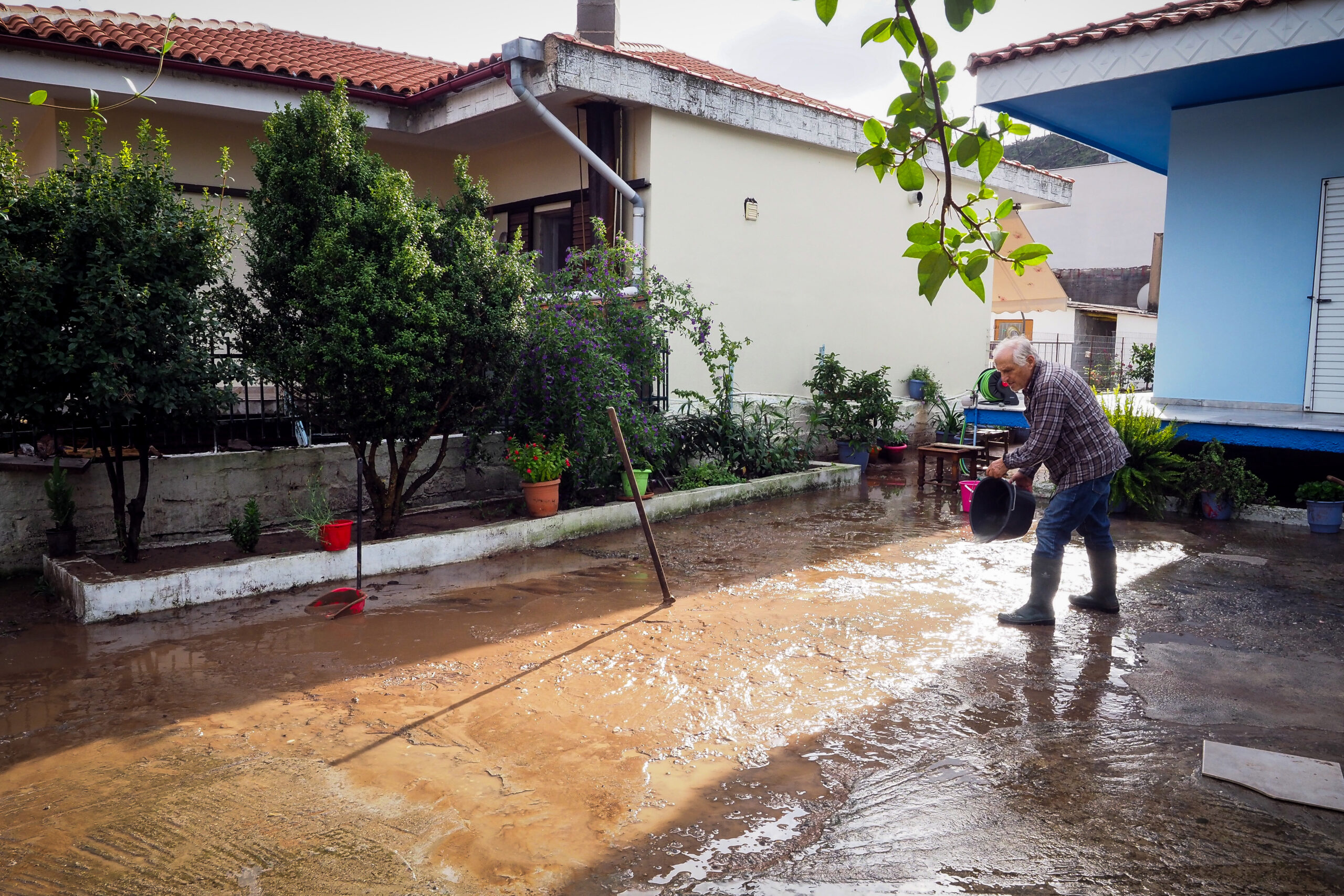 Κακοκαιρία Elias: «Πνίγηκε» ο Βόλος, σε απόγνωση η Εύβοια – Βυθισμένη στη λάσπη η Θεσσαλία