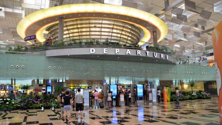 Το αεροδρόμιο της Σιγκαπούρης θα γίνει σύντομα προσβάσιμο χωρίς διαβατήριο