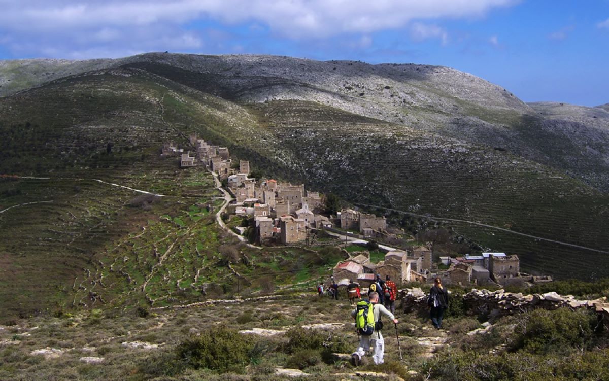 Μεσσηνία: Πεζοπορία Ορειβατικού στη Μέσα Μάνη  