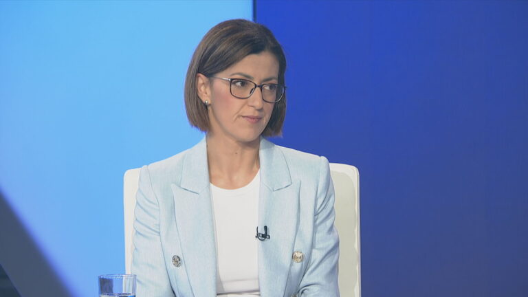 Ειρήνη Αγαπηδάκη στην ΕΡΤ: Το νερό στο Βόλο δεν είναι πόσιμο, ούτε για προσωπική υγιεινή – Τι απάντησε στον Αχ. Μπέο