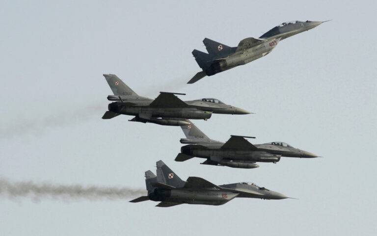 Δανία: Έφτασαν τα πρώτα μαχητικά F-35 για να αντικαταστήσουν τα F-16 που θα μεταφερθούν στην Ουκρανία