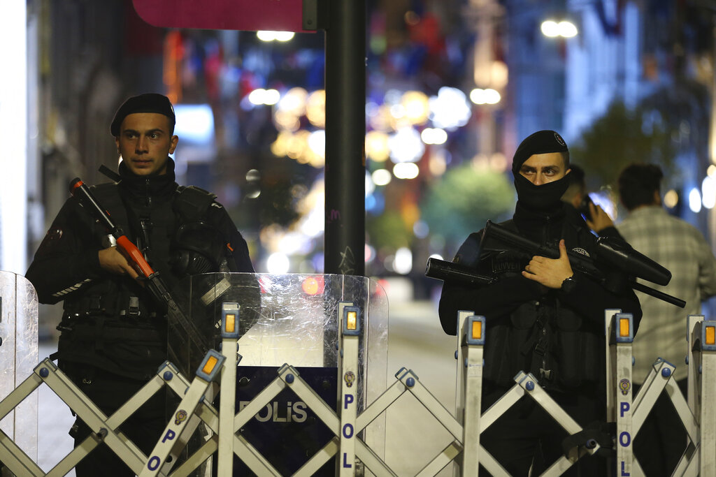 Δέκα συλλήψεις σε Κωνσταντινούπολη και Σμύρνη – Ετοίμαζαν αντίποινα για τη δολοφονία των 6 στην Αρτέμιδα (video)