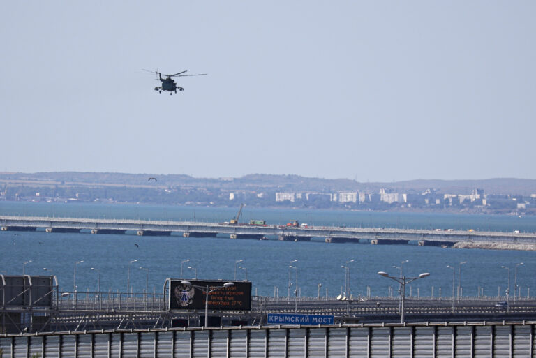Ρωσία: Ουκρανικά drones πλήττουν την Κριμαία και εγκαταστάσεις αποθήκευσης καυσίμων, σύμφωνα με τη Μόσχα