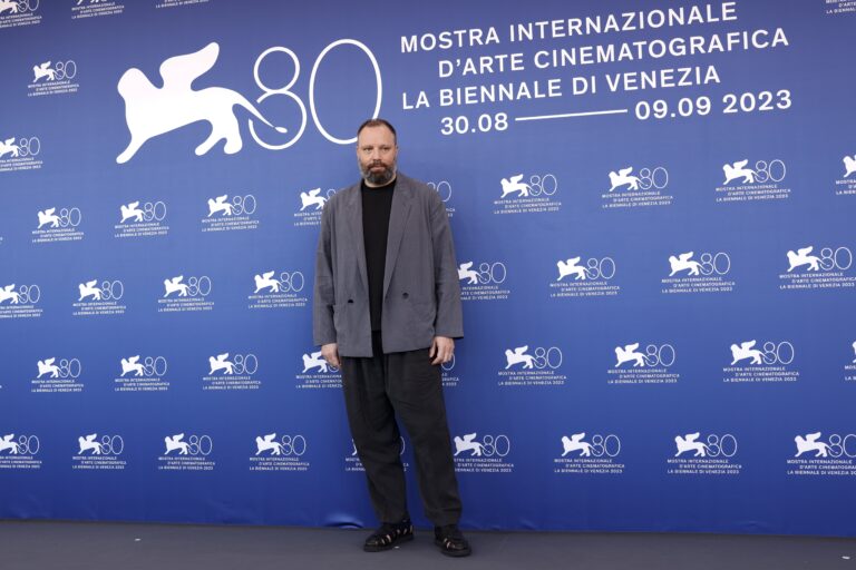 Φεστιβάλ Βενετίας: Χωρίς τη λάμψη των σταρ του Χόλιγουντ, λόγω της απεργίας τους – Οι δηλώσεις του Λάνθιμου που συζητήθηκαν