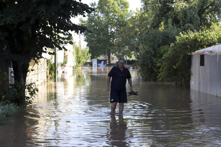 Ζοφερό το παρόν των Θεσσαλών, αβέβαιο το μέλλον – Πώς ο «Daniel» επηρεάζει τις έκτακτες παροχές