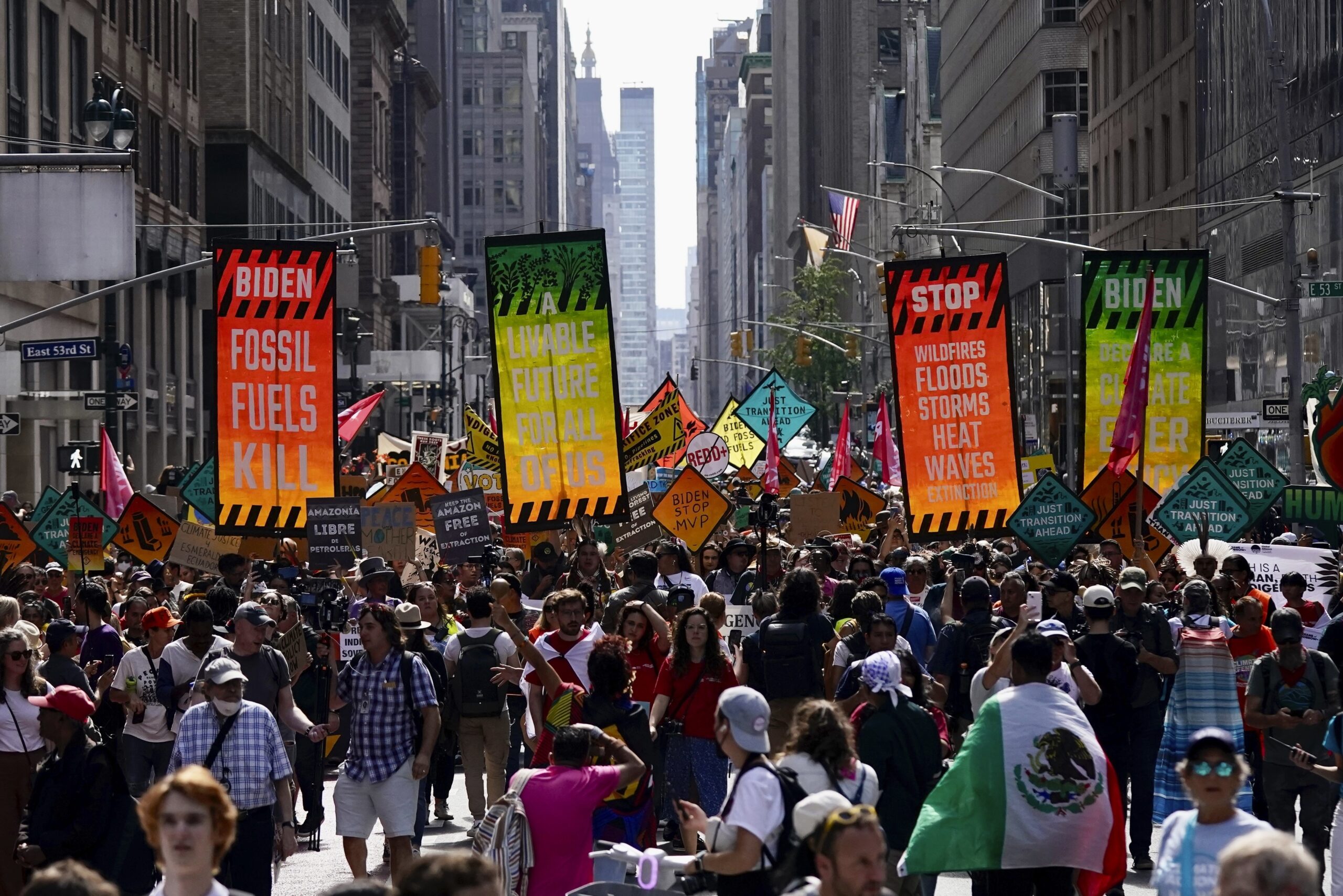 ΗΠΑ: Μέτρα για την αντιμετώπιση της κλιματικής αλλαγής ζητούν από την 78η Σύνοδο του ΟΗΕ δεκάδες χιλιάδες διαδηλωτές