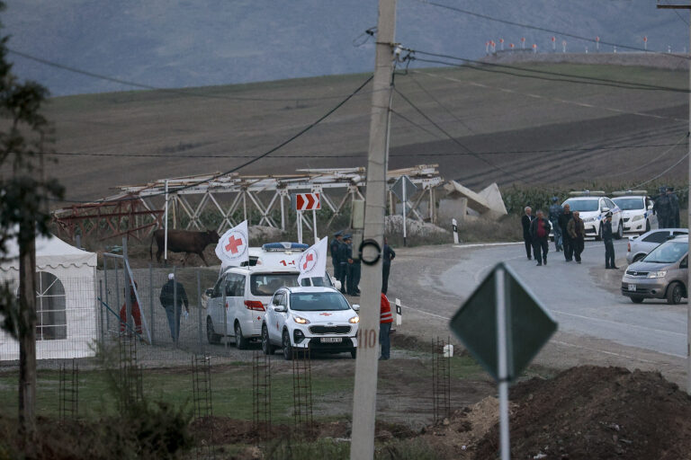 Αρμενία: Η χώρα δηλώνει ότι 377 πρόσφυγες από το Ναγκόρνο Καραμπάχ έχουν φθάσει στο έδαφός της έως τώρα