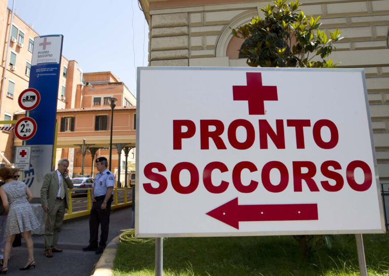 Ιταλία: Μαζικές παραιτήσεις υγειονομικών από νοσοκομεία του Βορρά