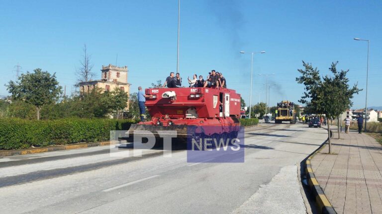 Γιάννουλη: “Δρομολόγια” στα πλημμυρισμένα από το γιγάντιο σκαπτικό και το ερπυστριοφόρο της Πυροσβεστικής (βίντεο)