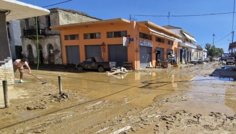 Συνεχίζεται ο καθαρισμός της πόλης από συνεργεία του δήμου Βόλου