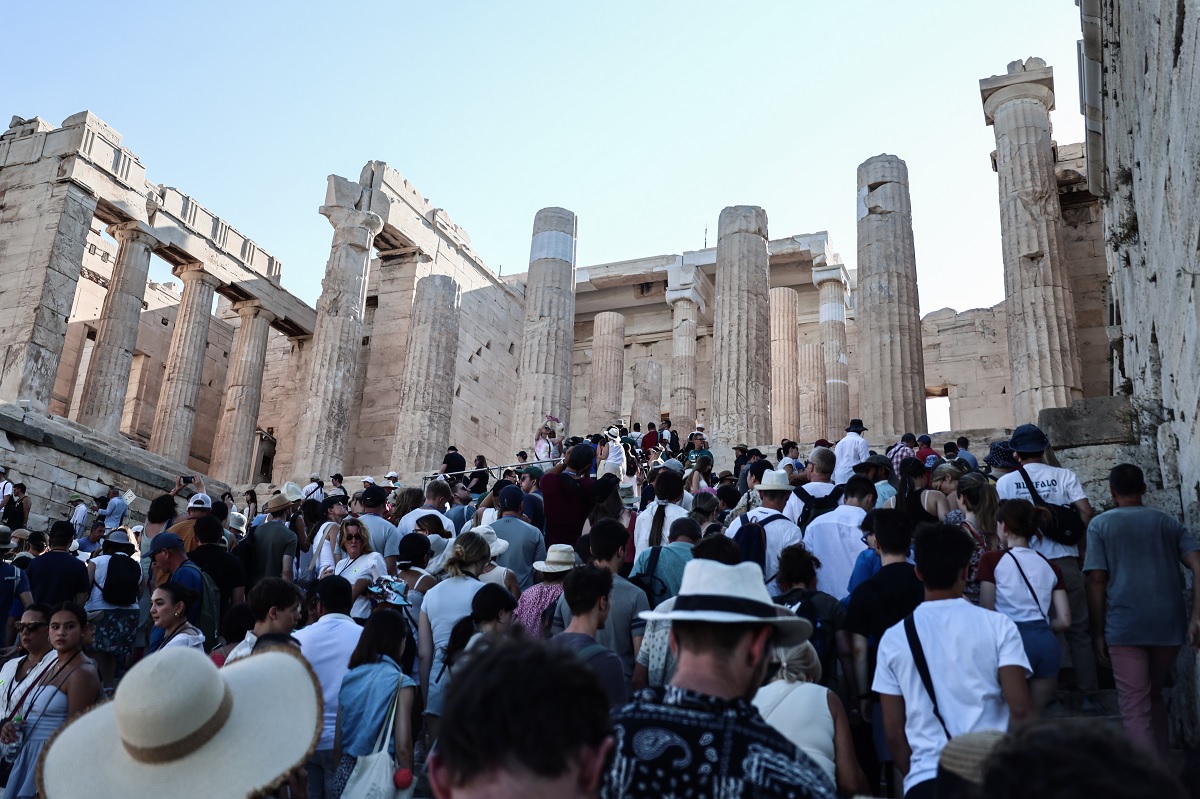 Λ. Μενδώνη στο Πρώτο: Με την κατανόηση των τουριστικών φορέων ο «κόφτης» στο όριο επισκεπτών της Ακρόπολης  (audio)