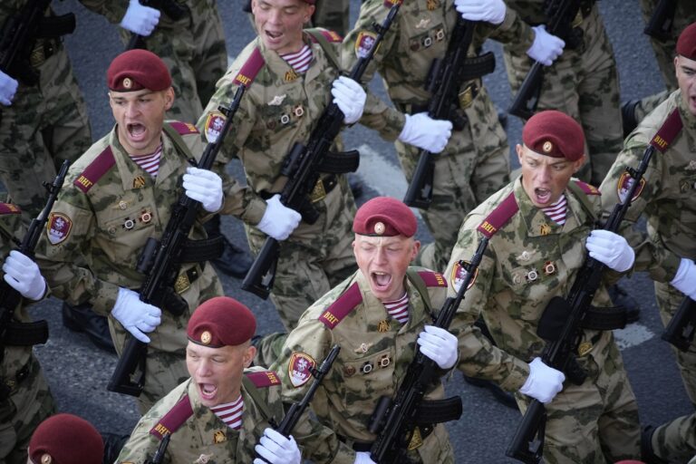 Ντ. Μεντβέντεφ: Περισσότεροι από 325.000 έχουν ενταχθεί στον ρωσικό στρατό από την αρχή του έτους 