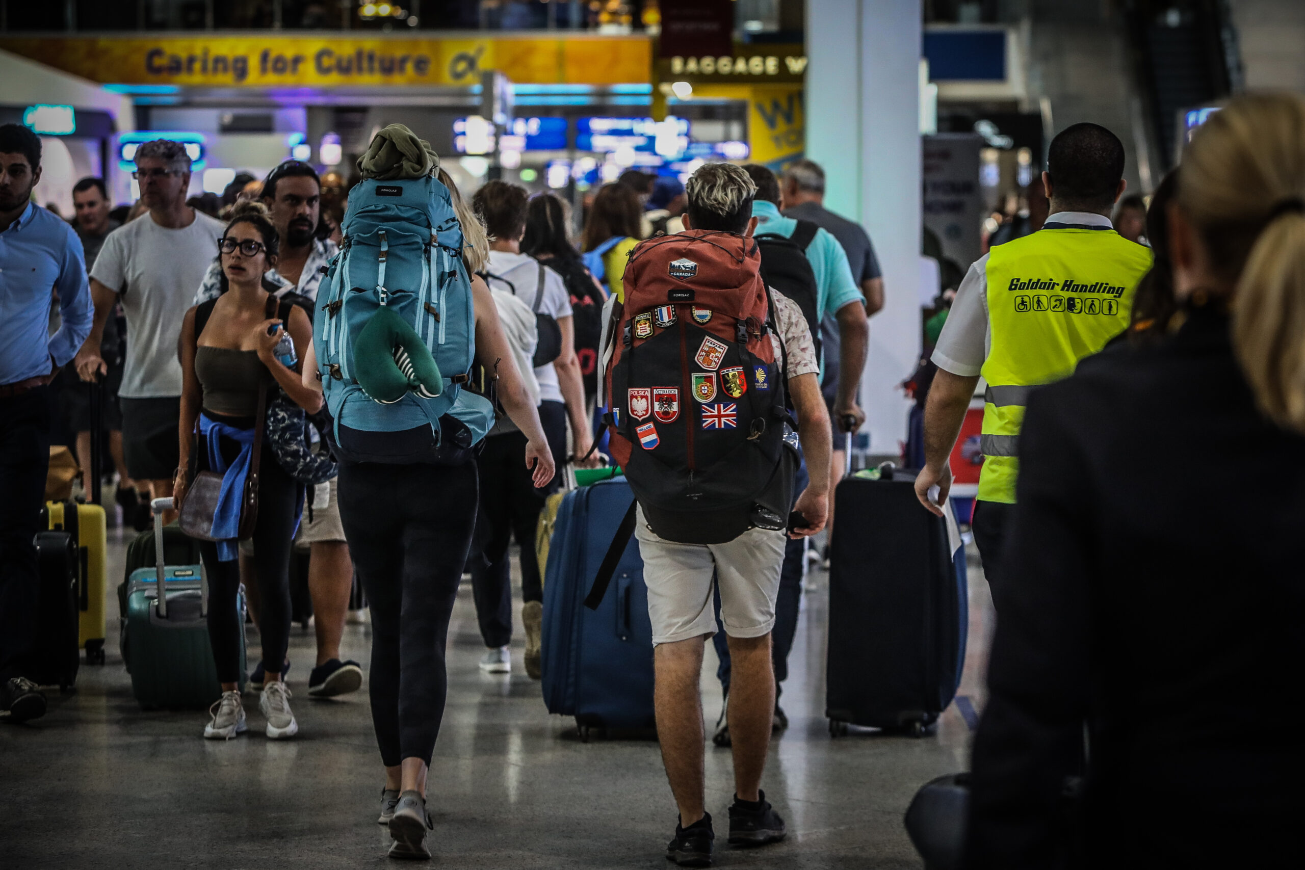 Η κακοκαιρία προκαλεί προβλήματα και στις πτήσεις στα αεροδρόμια της χώρας