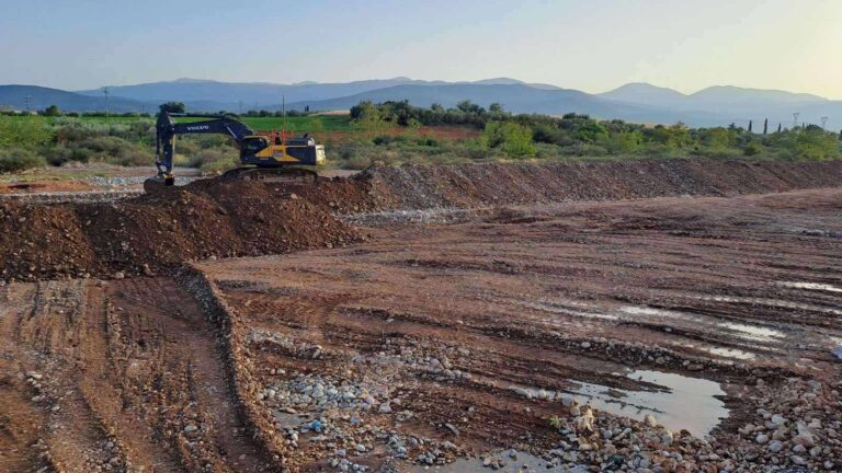 Θεσσαλία: Αποκατάσταση και ενίσχυση των αναχωμάτων σε 74 σημεία ενόψει της νέας κακοκαιρίας