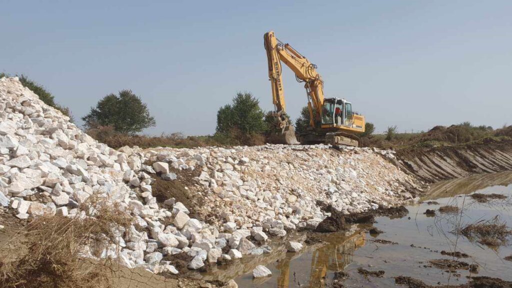Θεσσαλία: Αποκατάσταση και ενίσχυση των αναχωμάτων σε 74 σημεία ενόψει της νέας κακοκαιρίας