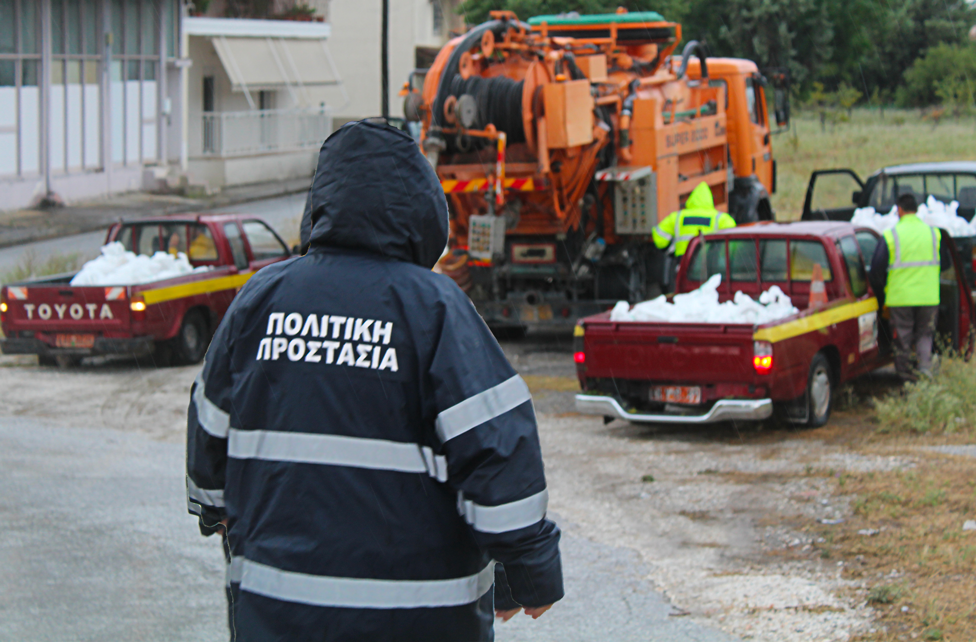 Μεγάλη κινητοποίηση Δήμου Λαρισαίων και ΔΕΥΑΛ για τα νερά που έρχονται από τον πλημμυρισμένο κάμπο  