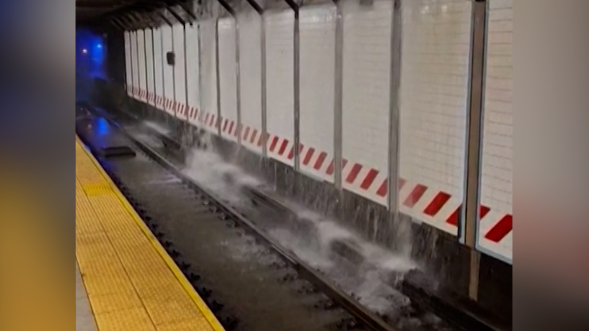 Βίντεο: Οι πλημμύρες δημιουργούν καταρράκτες στο μετρό της Νέας Υόρκης