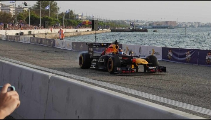 Το μονοθέσιο της Formula 1 εντυπωσίασε στη Νέα Παραλία Θεσσαλονίκης