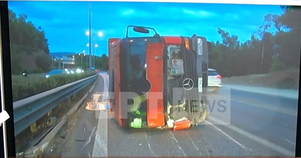 Θεσσαλονίκη: Νταλίκα ντελαπάρισε στον περιφερειακό προκαλώντας κυκλοφοριακό κομφούζιο