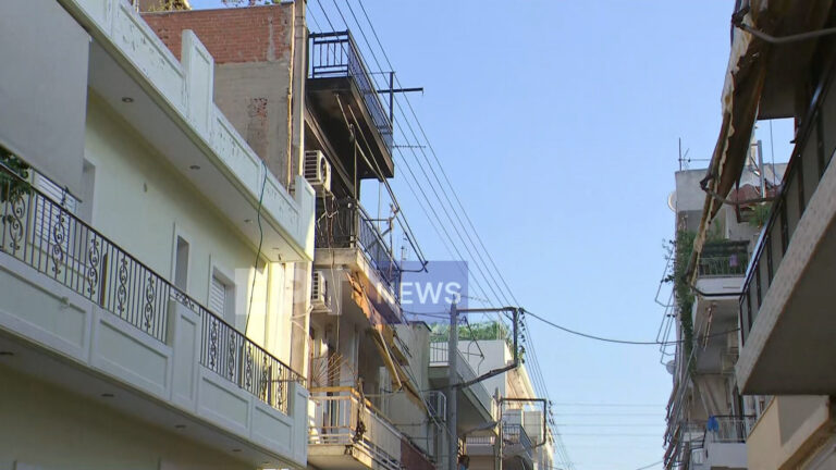 Αιγάλεω: Υπό έλεγχο η φωτιά σε διαμέρισμα