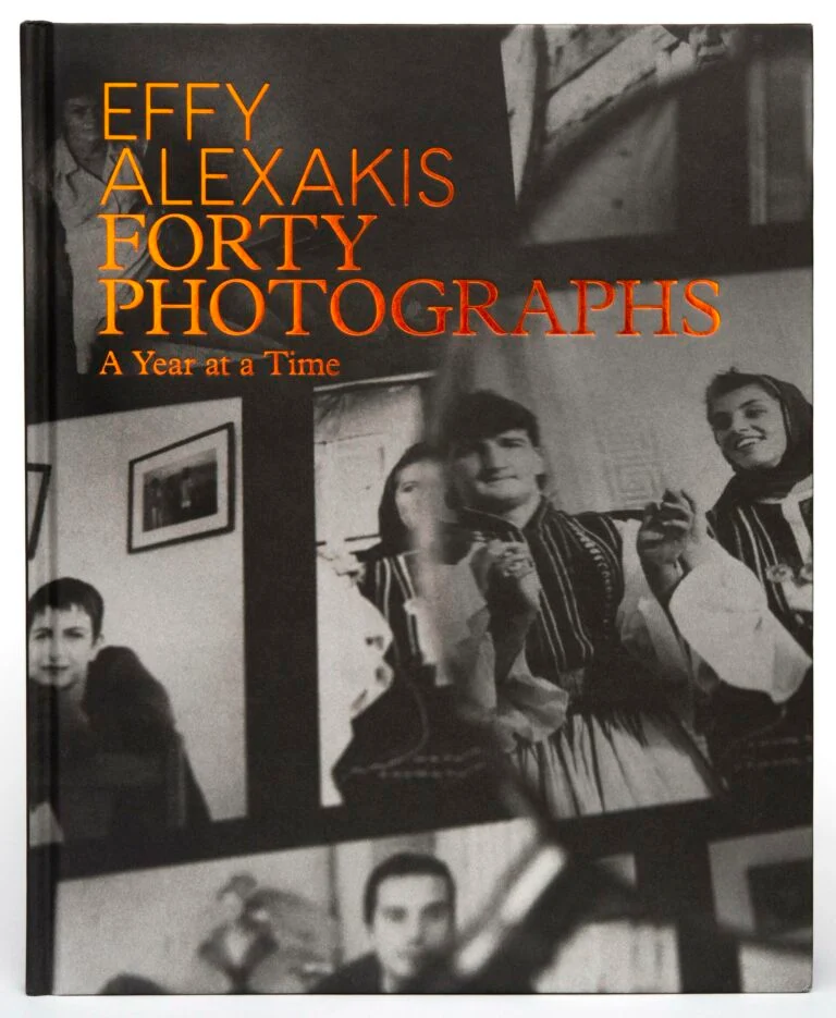 Οι πτυχές της ελληνοαυστραλιανής πραγματικότητας μέσα από το νέο βιβλίο-άλμπουμ της φωτογράφου Έφης Αλεξάκη