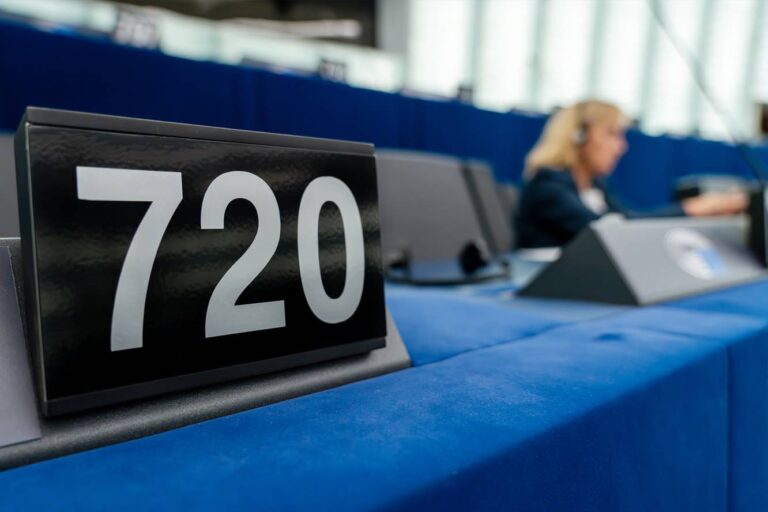 Ευρωεκλογές 2024: 720 οι έδρες στην επόμενη σύνθεση του Ευρωπαϊκού Κοινοβουλίου – Σε ποιές χώρες θα κατανεμηθούν οι 15 πρόσθετες