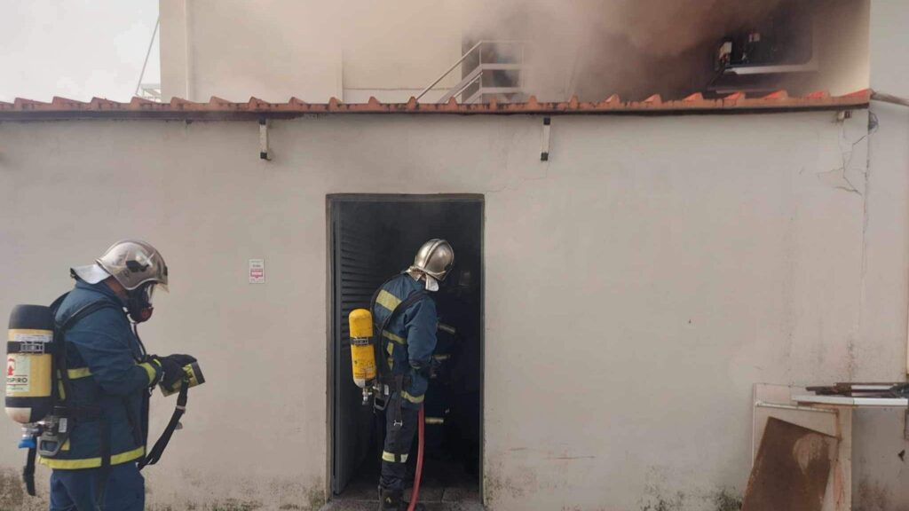 Καλαμάτα: Αναστάτωση από φωτιά σε ξενοδοχείο