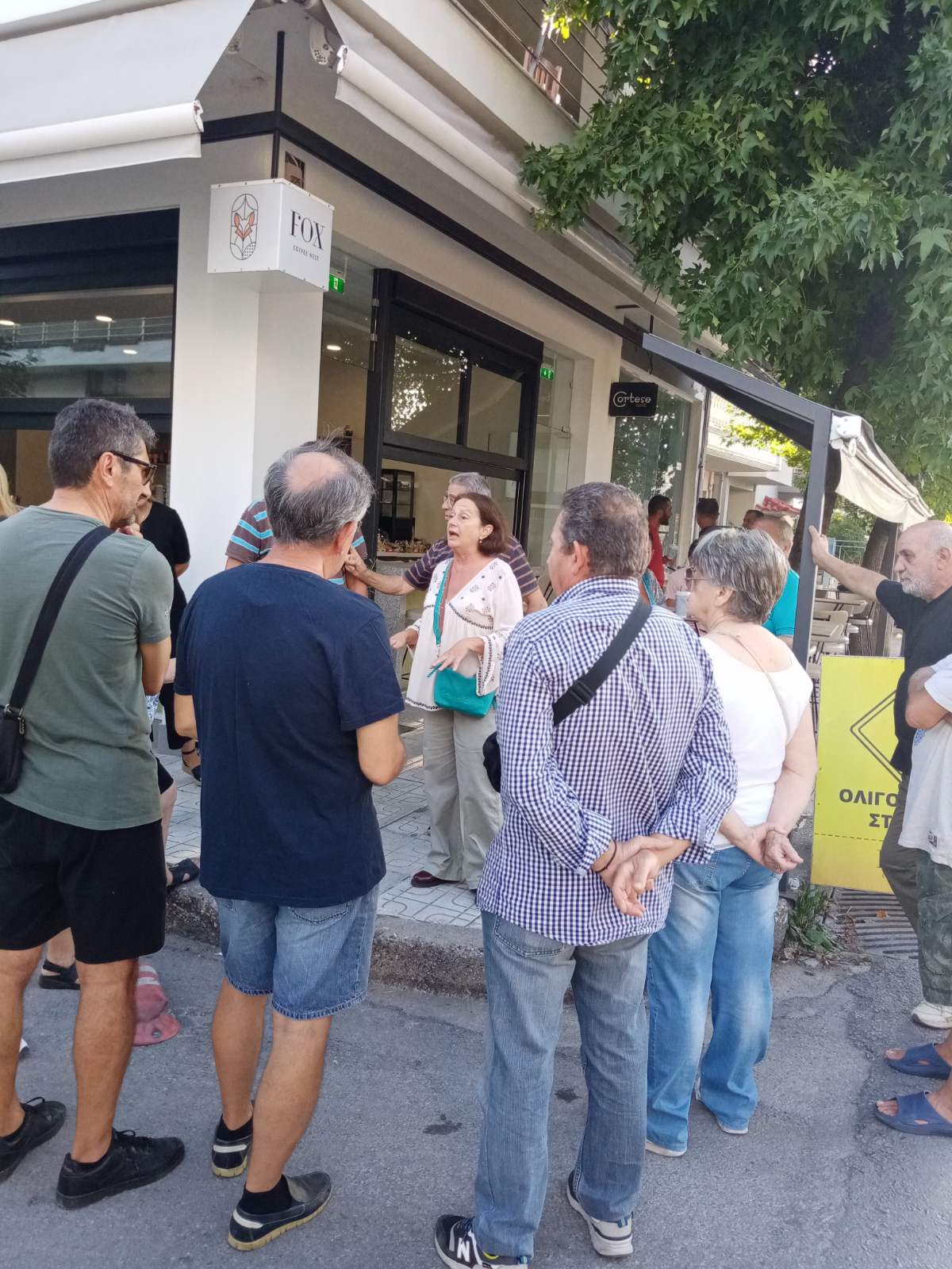 Διαμαρτυρία των πλημμυροπαθών κατοίκων του ΑΤΑ στο δημαρχείο Λάρισας