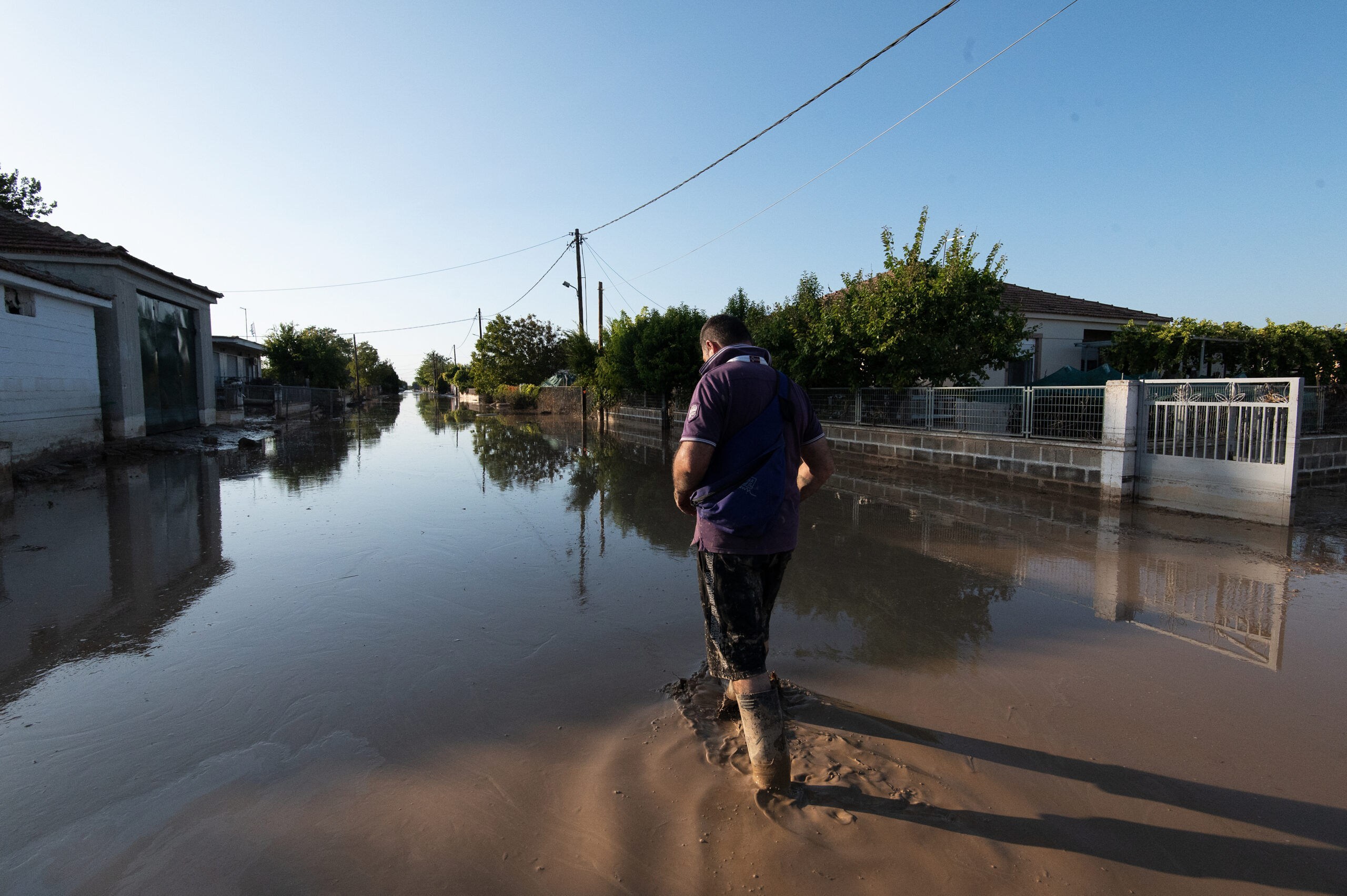 Υποχωρεί η στάθμη του Πηνειού στην Λάρισα – Συνοικίες παραμένουν χωρίς ρεύμα και νερό