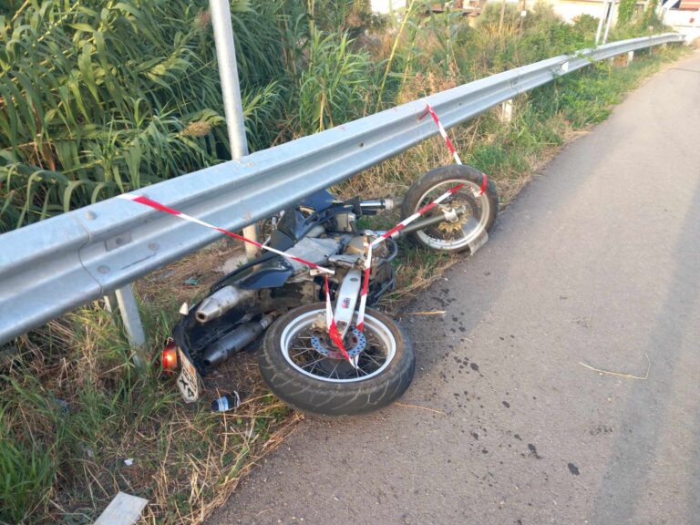 Πύργος: Δύο τροχαία με εκτροπή οχημάτων