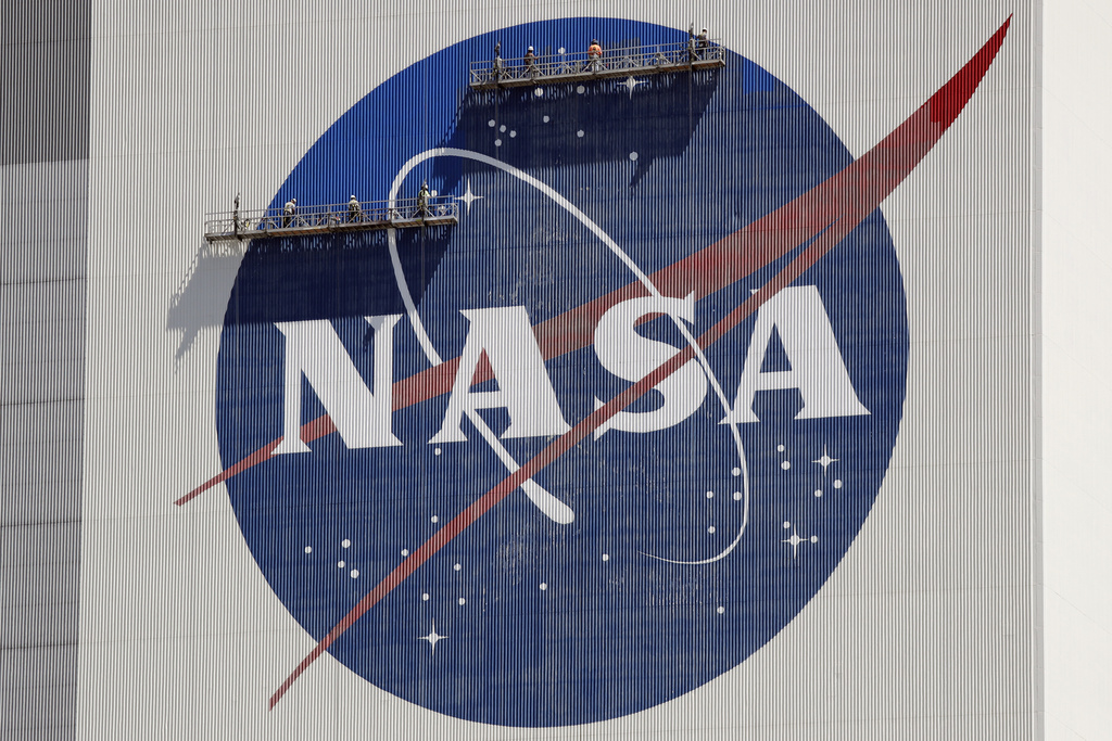 Στην αναζήτηση των UAP οι δορυφόροι της NASA και της Maxar – Τι είπε ο Σταμάτης Κριμιζής για τα μυστήρια του διαστήματος και την εξωγήινη ζωή