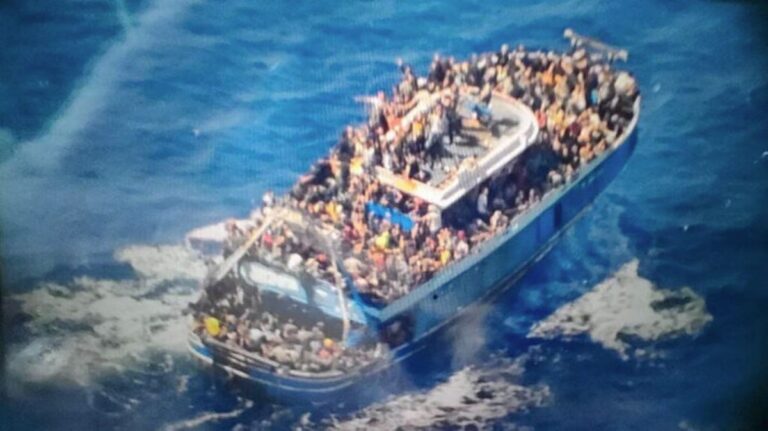 Μήνυση κατά των Ελληνικών αρχών από 40 επιζώντες του ναυαγίου της Πύλου