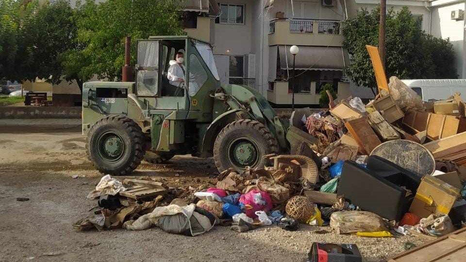 Θεσσαλία: Αποκομιδή ογκωδών αντικειμένων από το στρατό και το δήμο Λάρισας