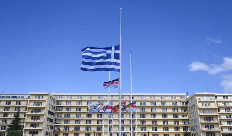 Παρουσία Ν. Δένδια η τελετή απόδοσης τιμών στους θανόντες στη Λιβύη στο Πεντάγωνο
