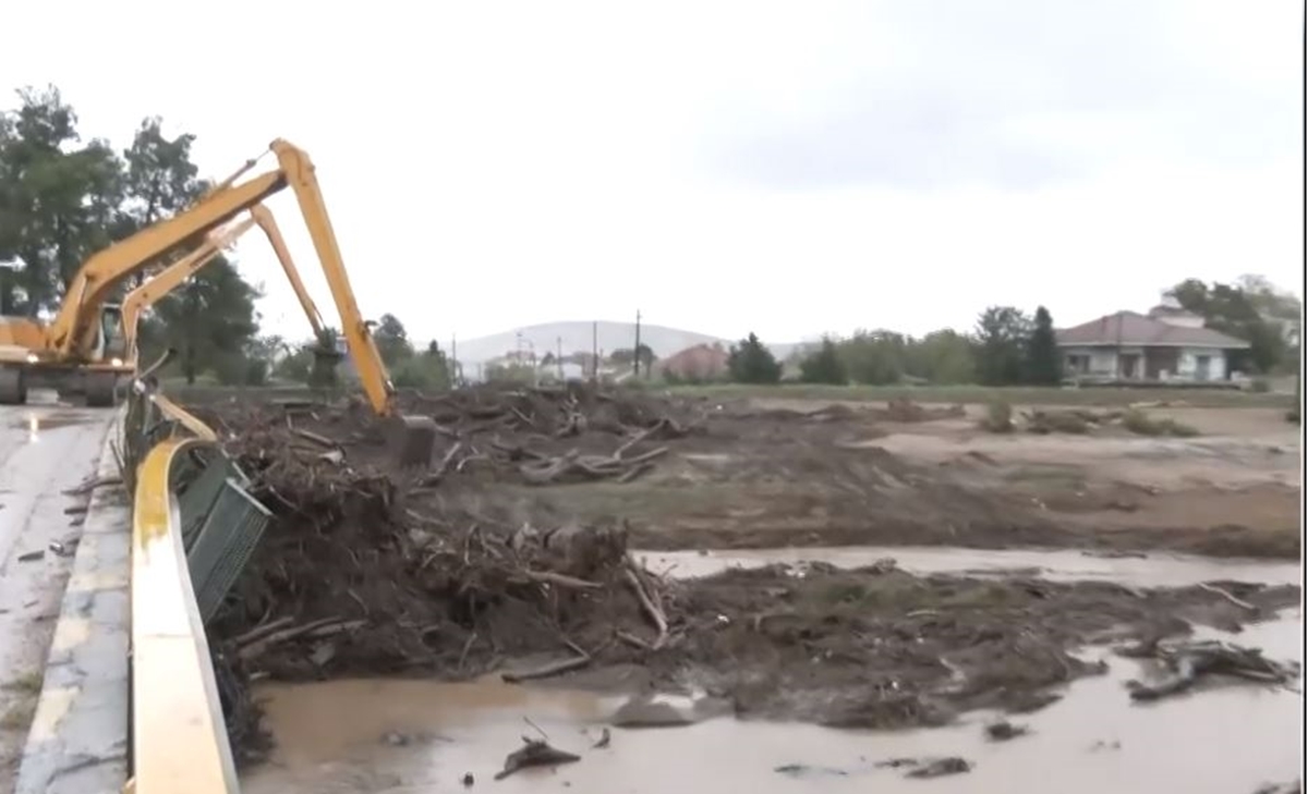 Μαρτυρία πλημμυροπαθή στον Πλατύκαμπο Λάρισας: Η Θεσσαλία διαλύθηκε – Τα χωράφια μας έχουν δύο μέτρα νερό