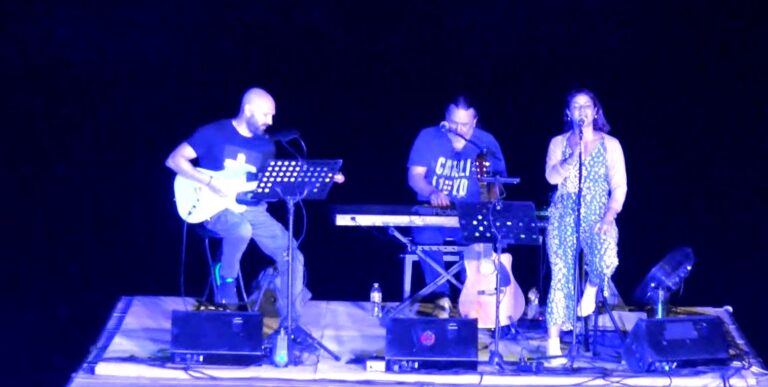 Σέρρες: Πλωτή συναυλία στα νερά της λίμνης Πεθελινού υπό το φως της Μπλε Πανσελήνου