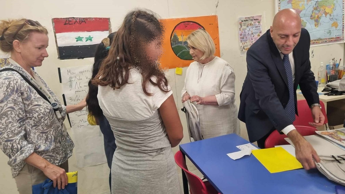 Κόρινθος: Σχολικές τσάντες και εκπαιδευτικό υλικό με μαθητές πρόσφυγες