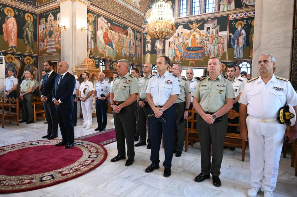 ΓΓΕΘΑ: Με συγκίνηση ολοκληρώθηκε η τελετή απόδοσης τιμών στους πέντε νεκρούς στη Λιβύη