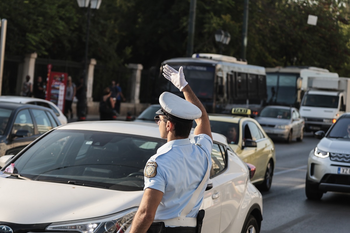 Κυκλοφοριακές ρυθμίσεις στο κέντρο της Αθήνας λόγω συγκεντρώσεων – Που υπάρχουν προβλήματα
