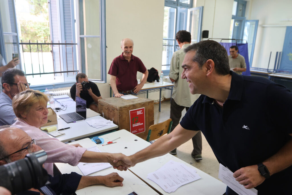 Στην Πλάκα ψήφισε ο Αλέξης Τσίπρας – «Bιάστηκαν πολύ όσοι κήρυξαν τον ΣΥΡΙΖΑ απόντα»