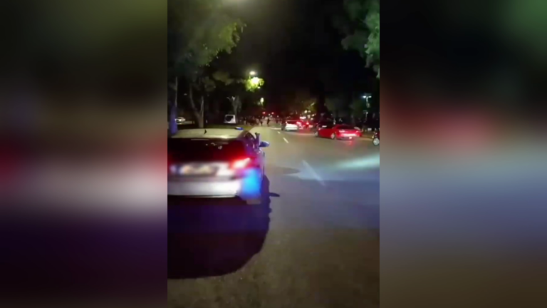 «Κόντρες» στην παραλιακή: Επιχείρηση της Τροχαίας με συλλήψεις σε Βάρκιζα και Βουλιαγμένη